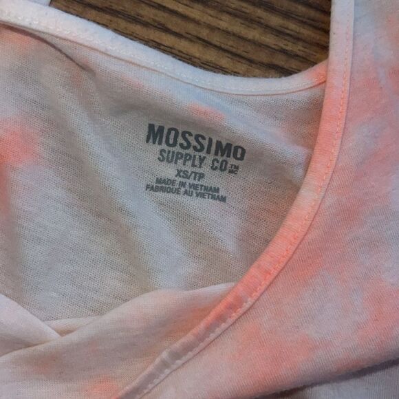 Mossimo tank - Picture 2 of 2